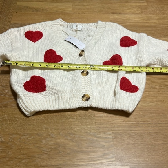 Luna Ivy Women Valentine sweater crop cardigan size S Red Hearts Vneck  NWT - Picture 8 of 12